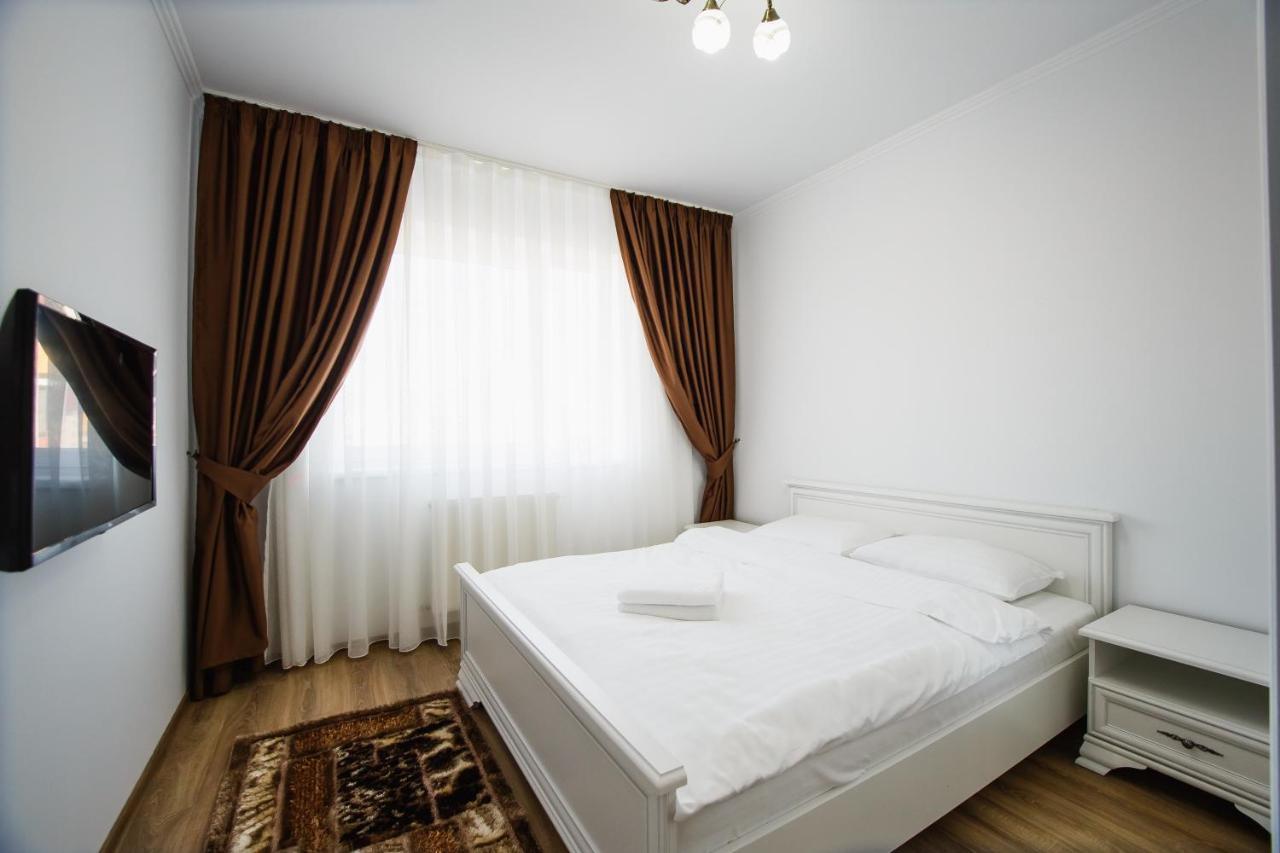 Bright & Elegant Central Apartment Oradea Exterior foto