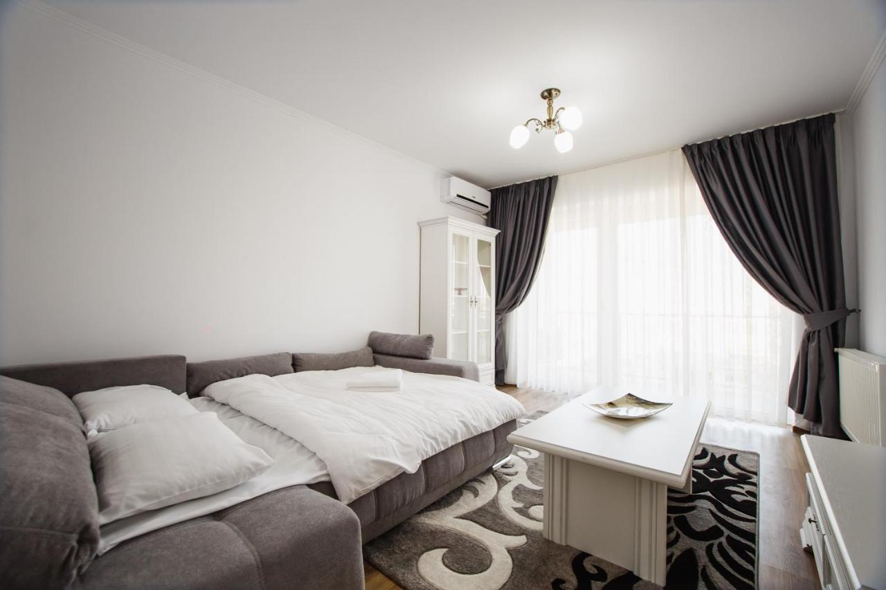 Bright & Elegant Central Apartment Oradea Exterior foto